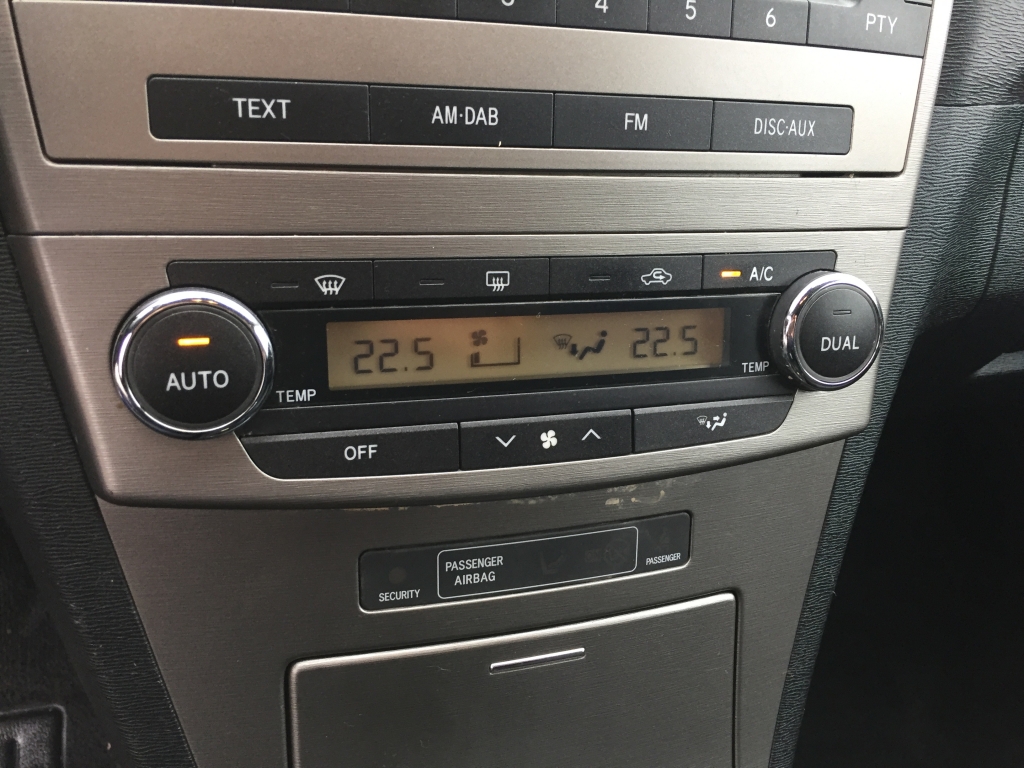 TOYOTA AVENSIS 1.6 INY 132CV