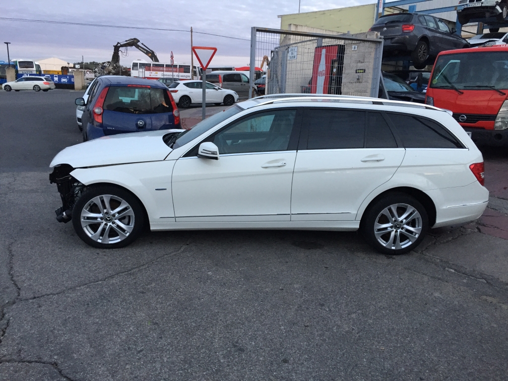 MERCEDES BENZ C-2020D 2.2 CDI 170CV FAMILIAR