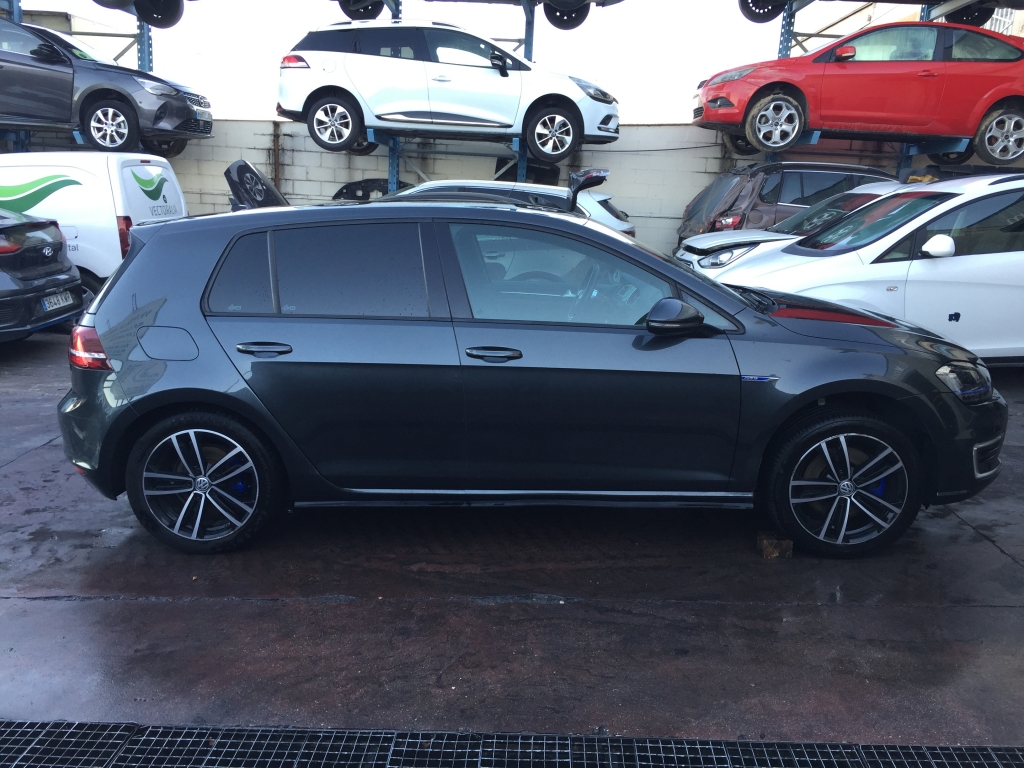 VOLKSWAGEN GOLF VII GTE 1.4 HIBRIDO ENCHUFABLE 204 CV 