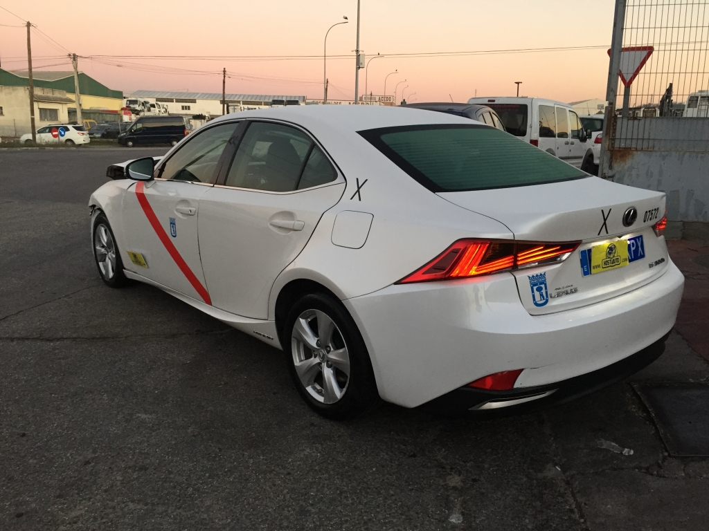 LEXUS IS300H 2.5 HIBRIDO 180CV AUT