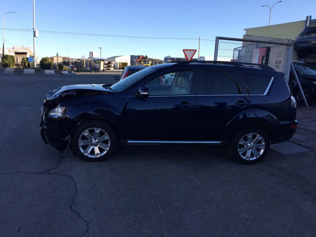 MITSUBISHI OUTLANDER 2.2 DI-D 156CV 7 PLAZAS