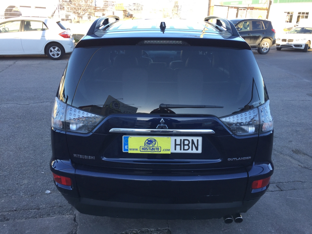 MITSUBISHI OUTLANDER 2.2 DI-D 156CV 7 PLAZAS