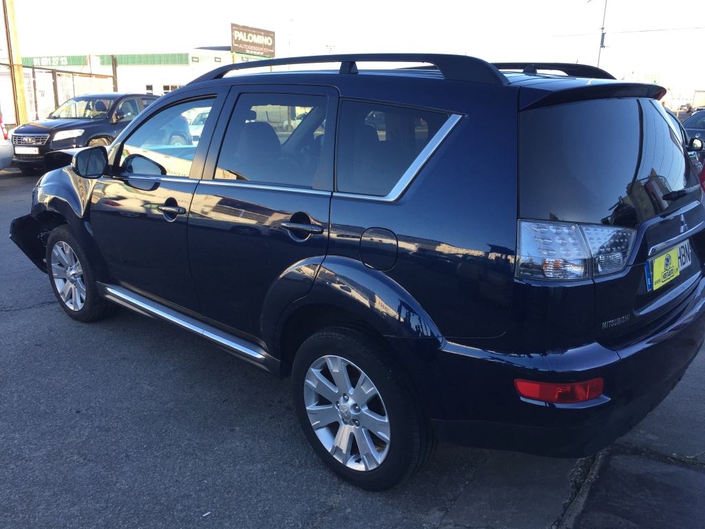 MITSUBISHI OUTLANDER 2.2 DI-D 156CV 7 PLAZAS