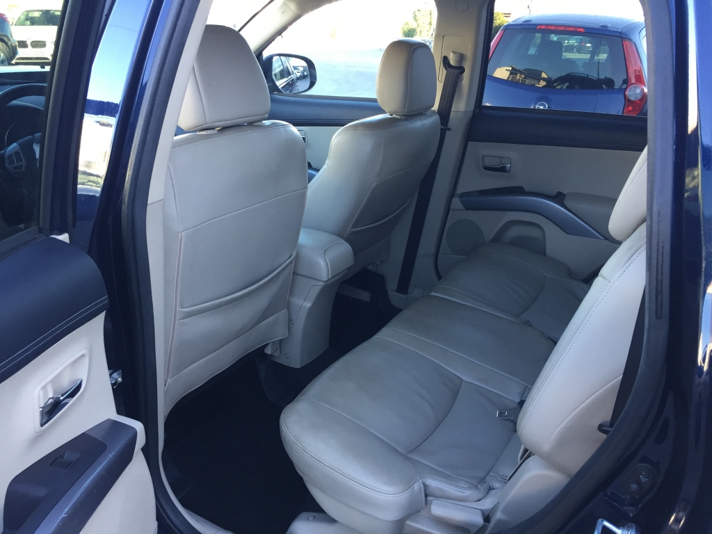 MITSUBISHI OUTLANDER 2.2 DI-D 156CV 7 PLAZAS
