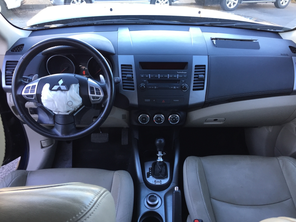 MITSUBISHI OUTLANDER 2.2 DI-D 156CV 7 PLAZAS