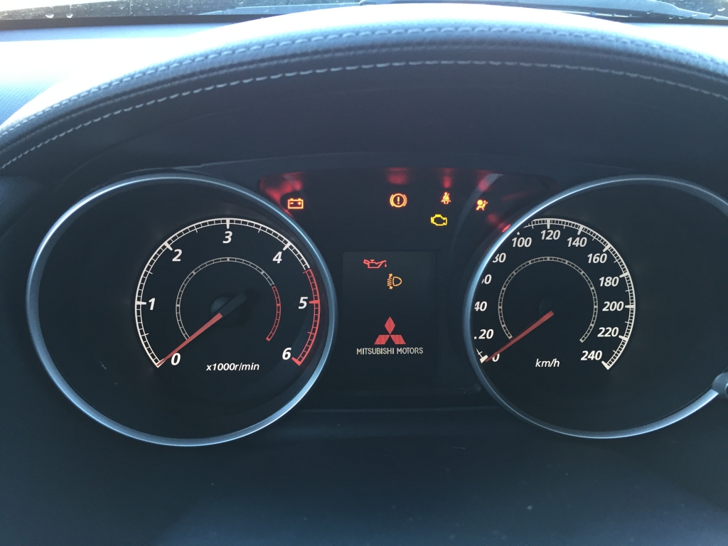 MITSUBISHI OUTLANDER 2.2 DI-D 156CV 7 PLAZAS