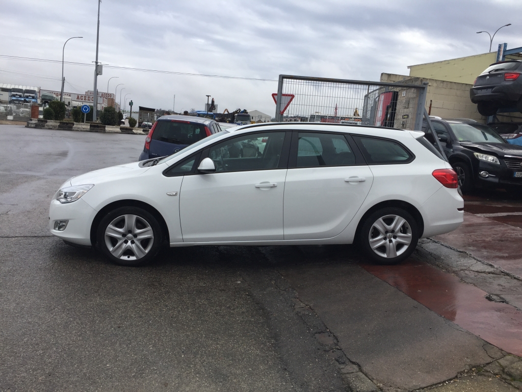 OPEL ASTRA SPORT TOURER 1.7 CDTI 110CV