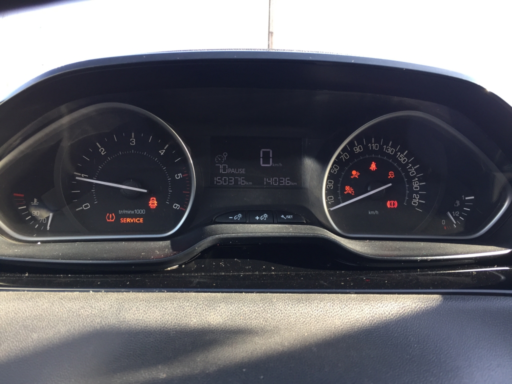 PEUGEOT 208 1.6 HDI 75CV