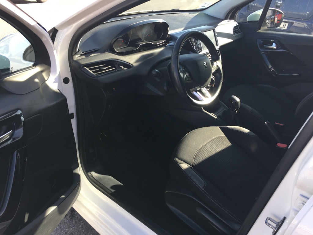 PEUGEOT 208 1.6 HDI 75CV
