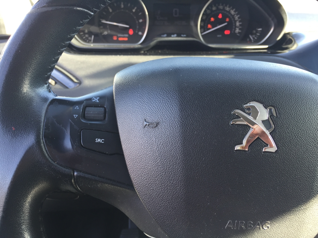PEUGEOT 208 1.6 HDI 75CV