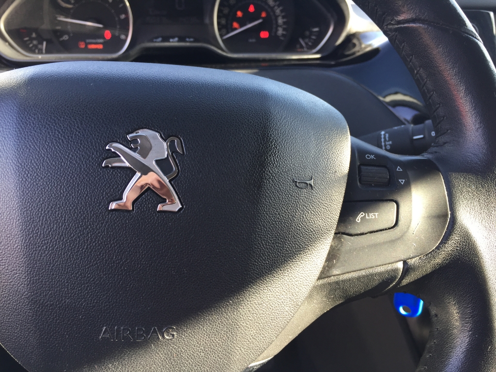PEUGEOT 208 1.6 HDI 75CV