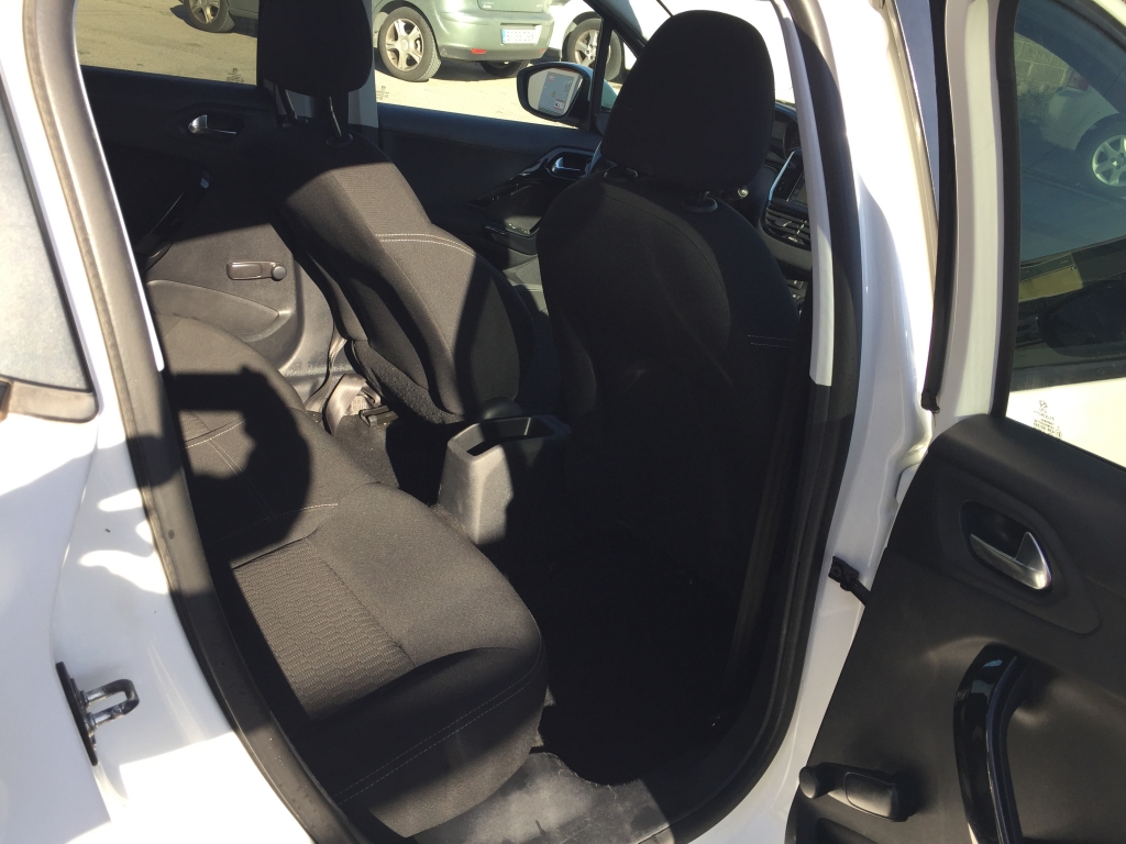 PEUGEOT 208 1.6 HDI 75CV