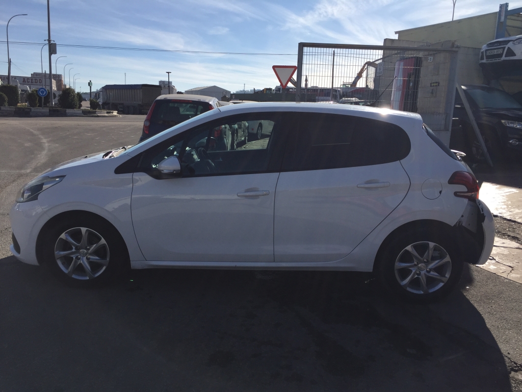 PEUGEOT 208 1.6 HDI 75CV