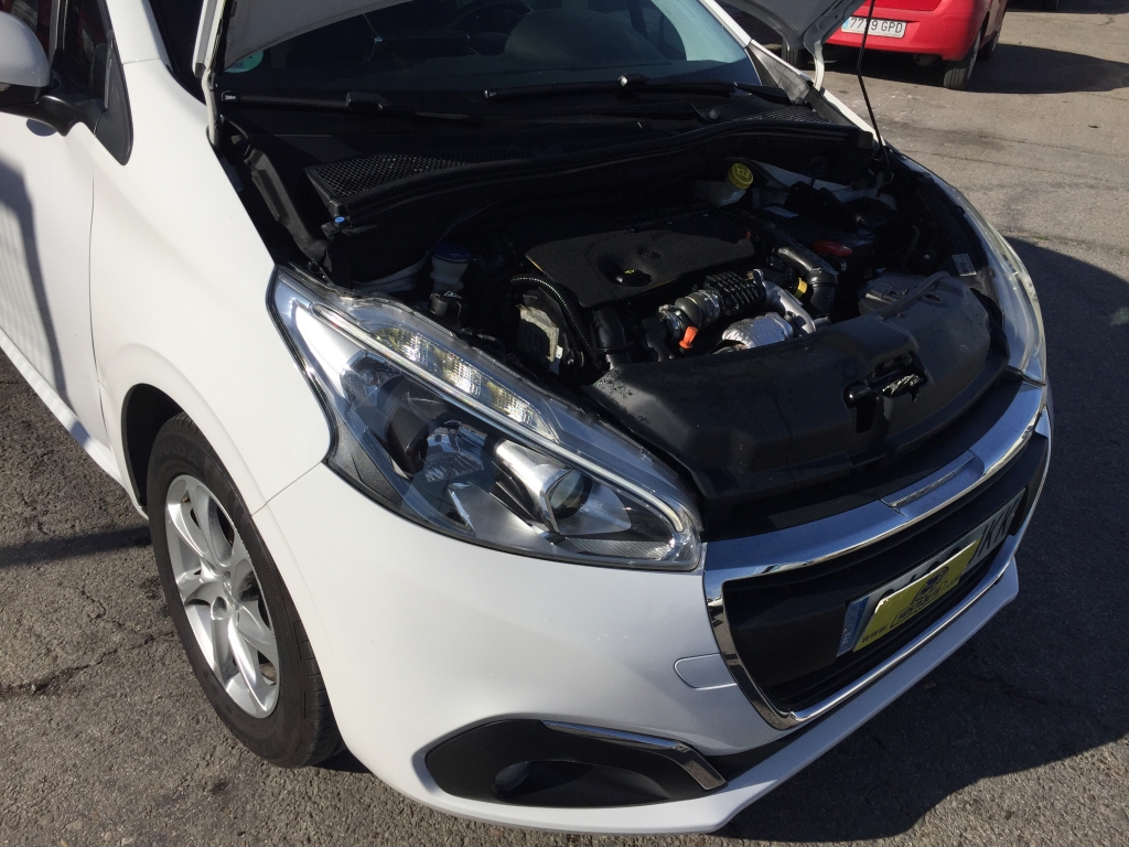 PEUGEOT 208 1.6 HDI 75CV