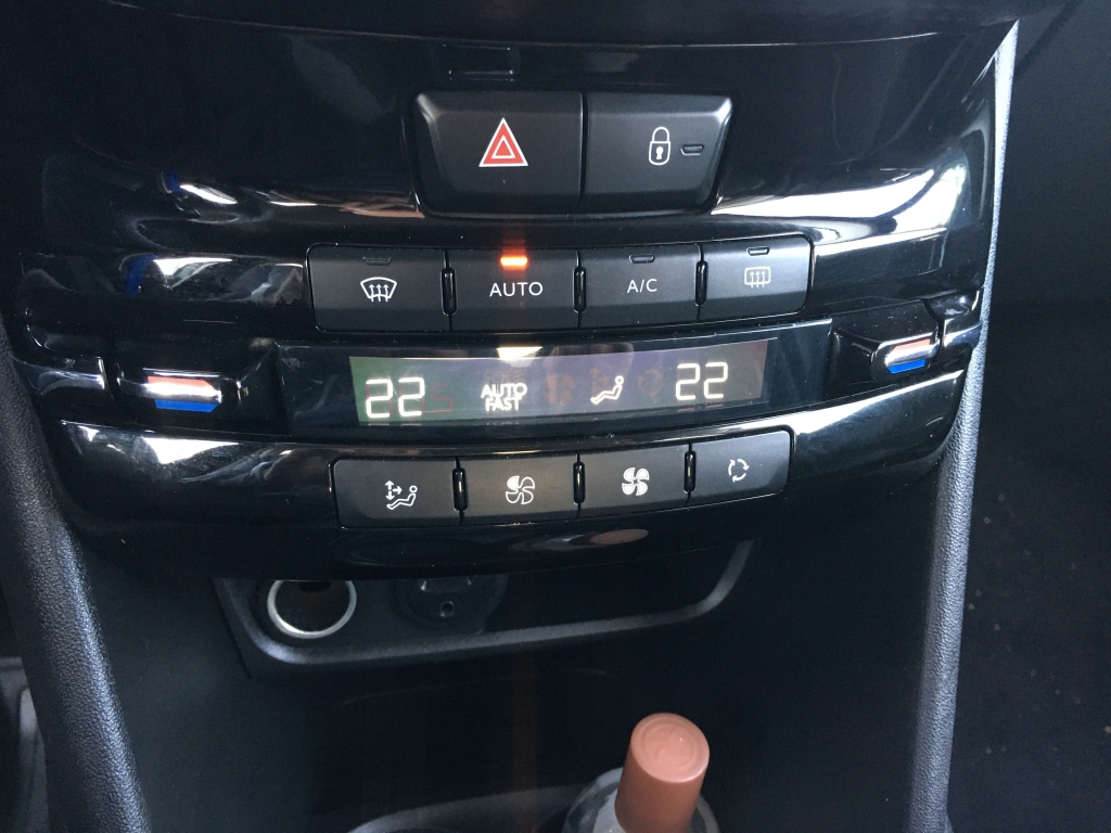 PEUGEOT 208 1.6 HDI 100CV