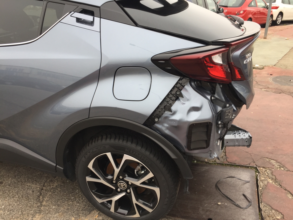 TOYOTA C-HR 1.8 HIBRIDO 98CV