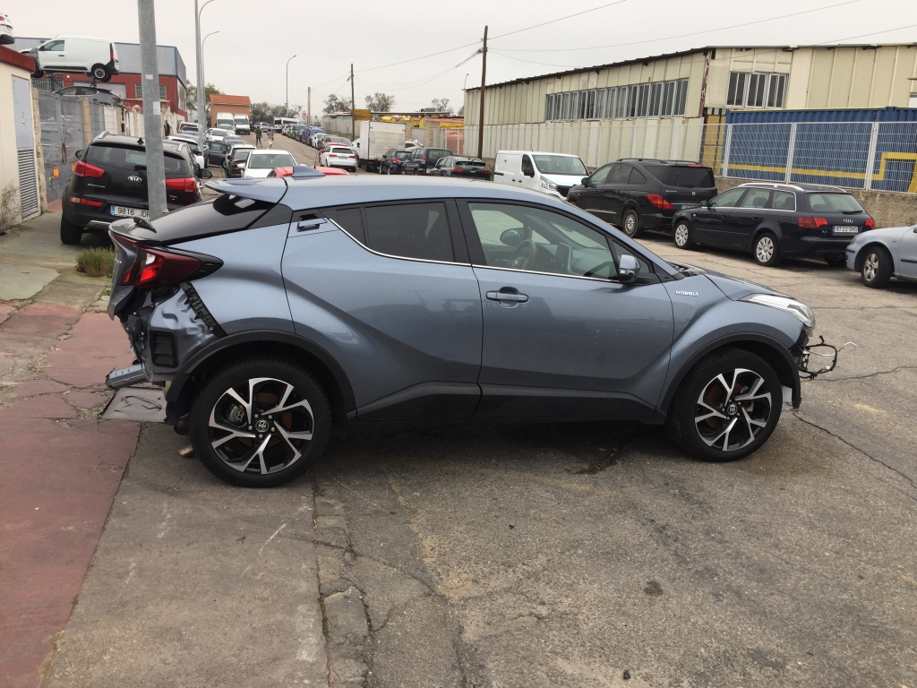 TOYOTA C-HR 1.8 HIBRIDO 98CV