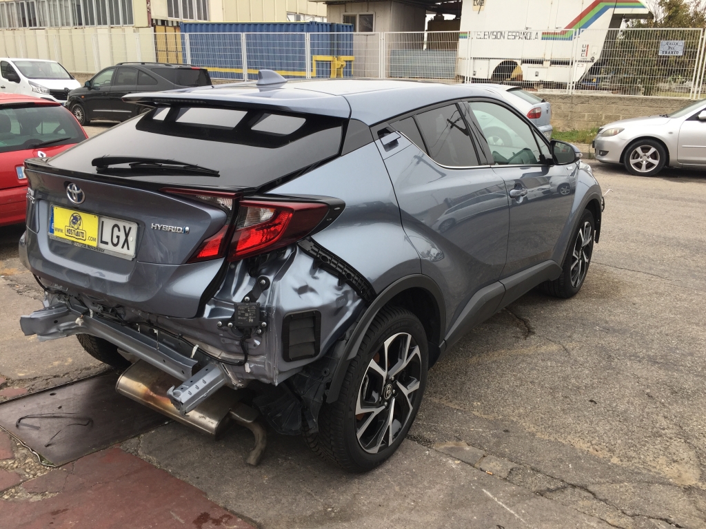 TOYOTA C-HR 1.8 HIBRIDO 98CV