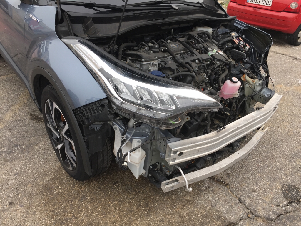 TOYOTA C-HR 1.8 HIBRIDO 98CV