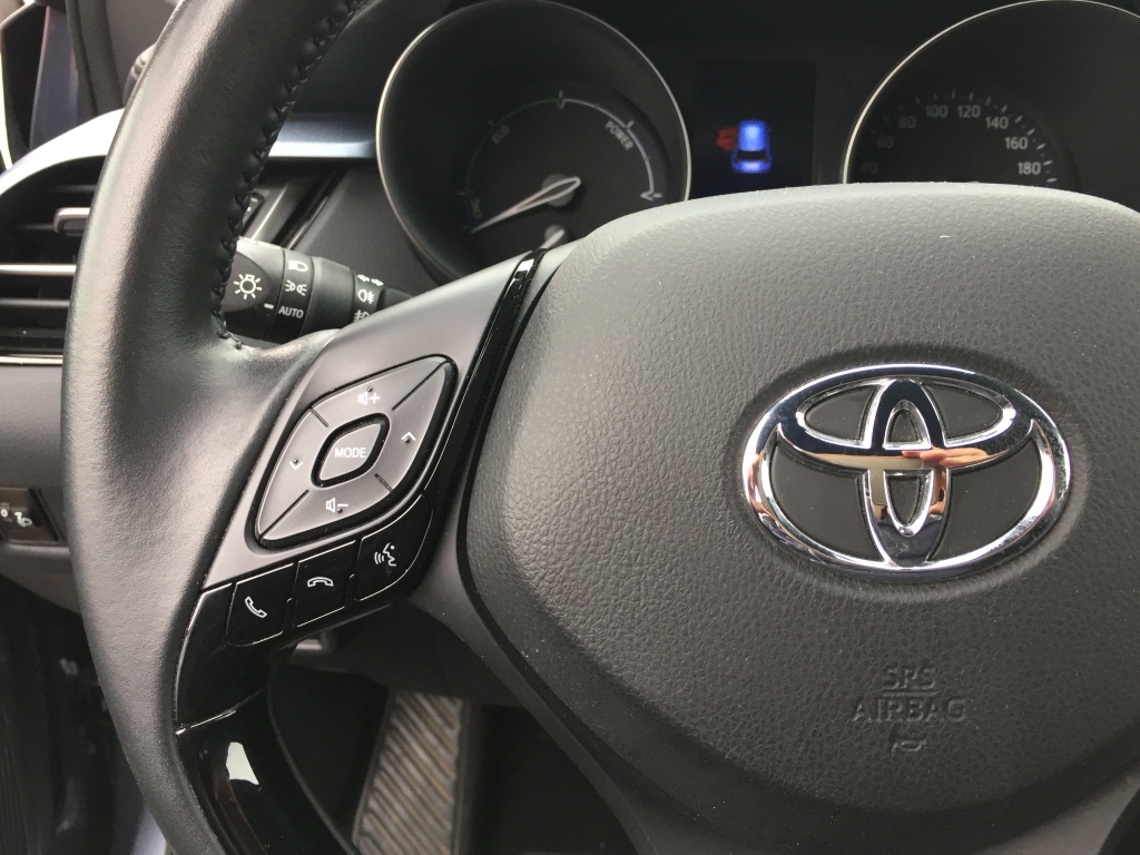 TOYOTA C-HR 1.8 HIBRIDO 98CV