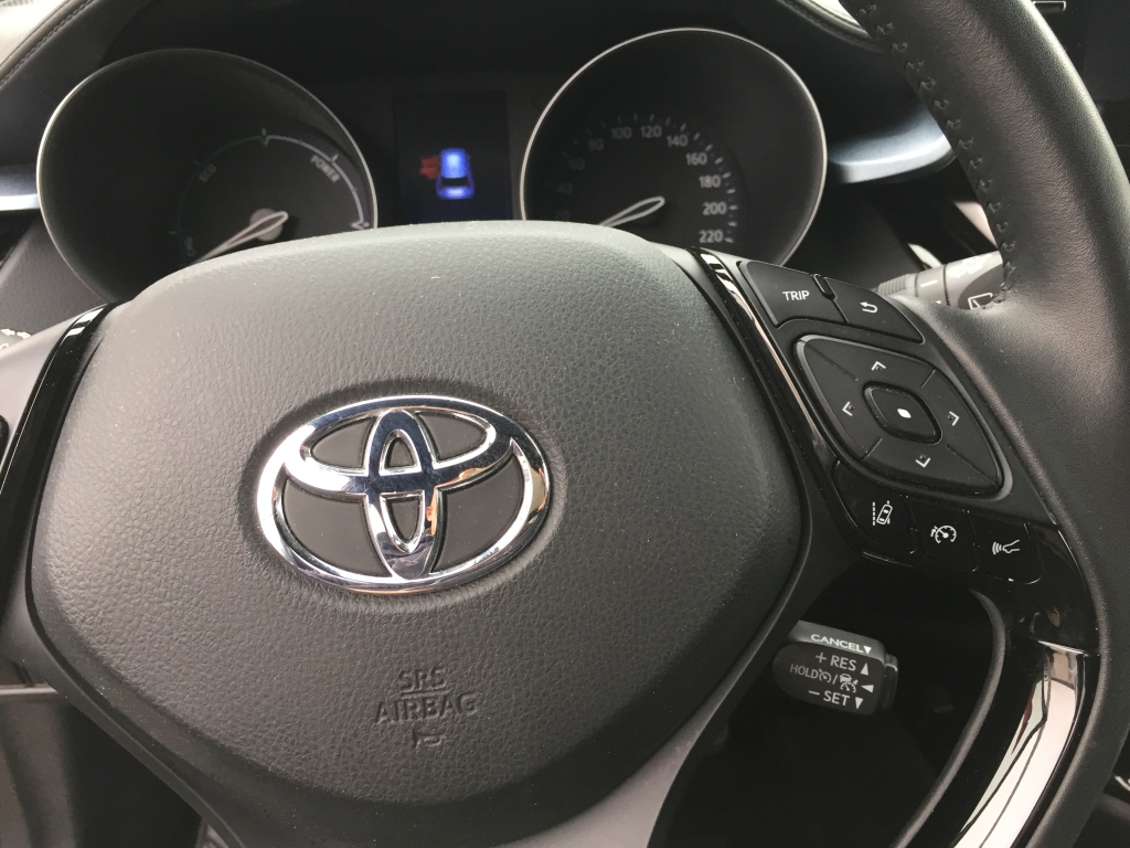 TOYOTA C-HR 1.8 HIBRIDO 98CV