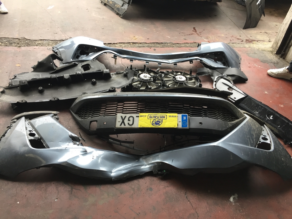 TOYOTA C-HR 1.8 HIBRIDO 98CV