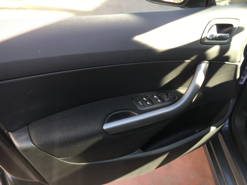 PEUGEOT 308 SW 2.0 HDI 136CV 7 PLAZAS