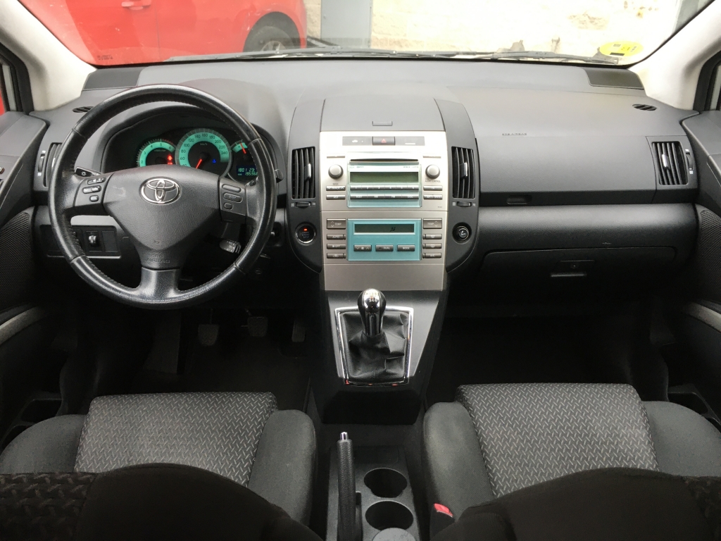 TOYOTA COROLLA VERSO 2.2 D4D 136CV 7 PLAZAS