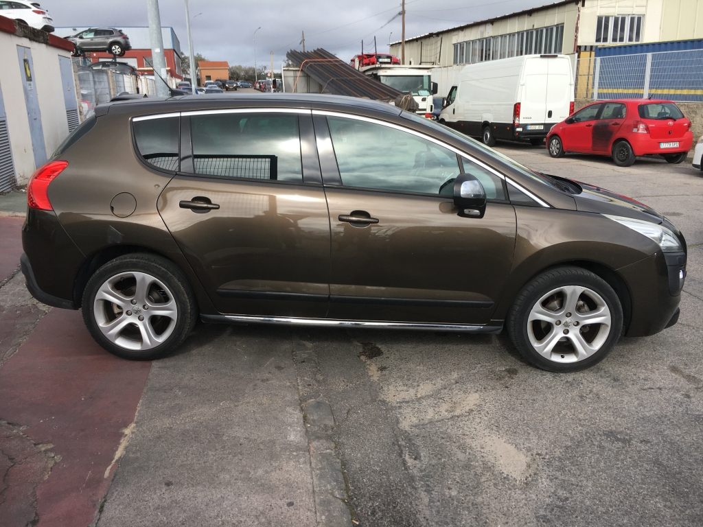 PEUGEOT 3008 1.6 HDI 110CV