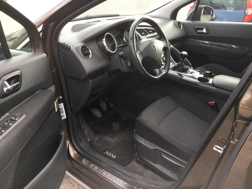 PEUGEOT 3008 1.6 HDI 110CV