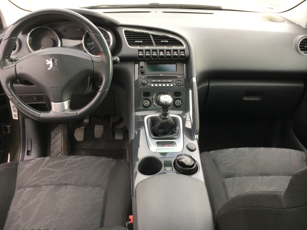 PEUGEOT 3008 1.6 HDI 110CV