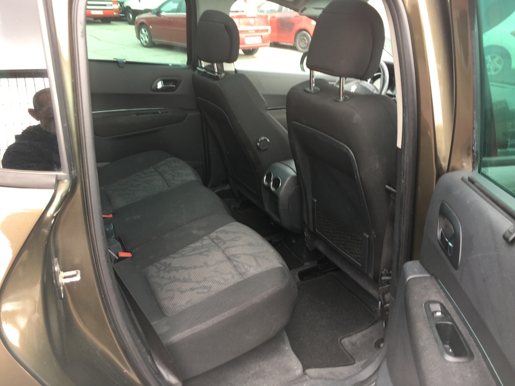 PEUGEOT 3008 1.6 HDI 110CV
