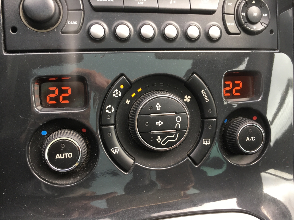 PEUGEOT 3008 1.6 HDI 110CV