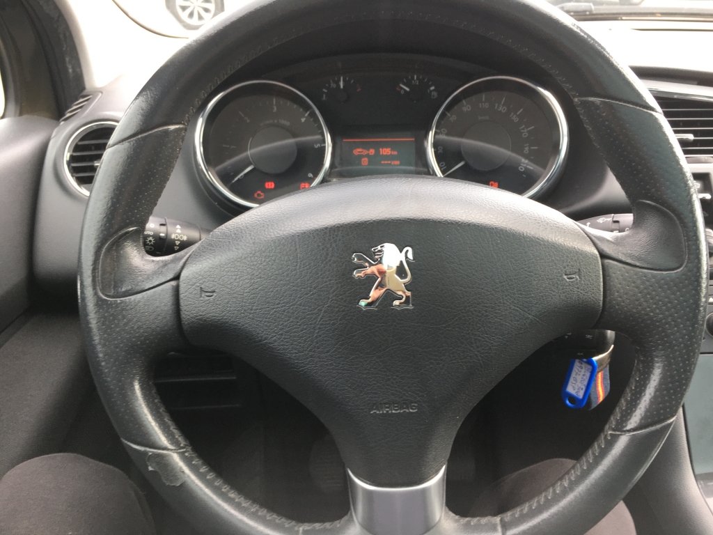 PEUGEOT 3008 1.6 HDI 110CV