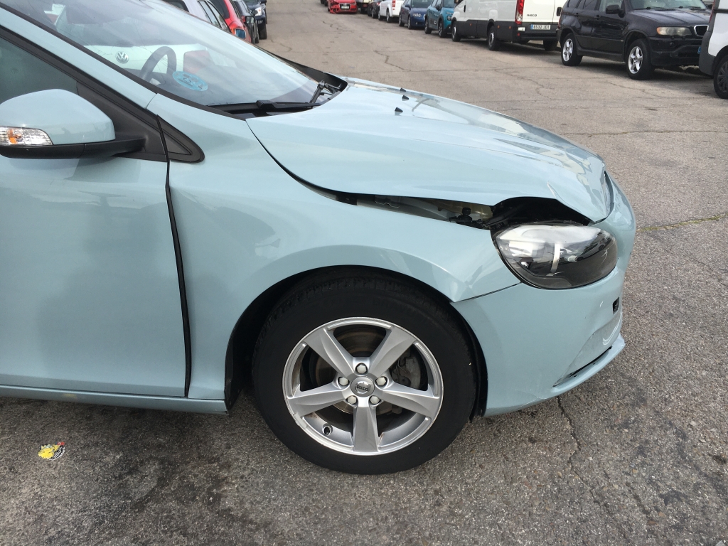 VOLVO V-40 D 2.0 120CV
