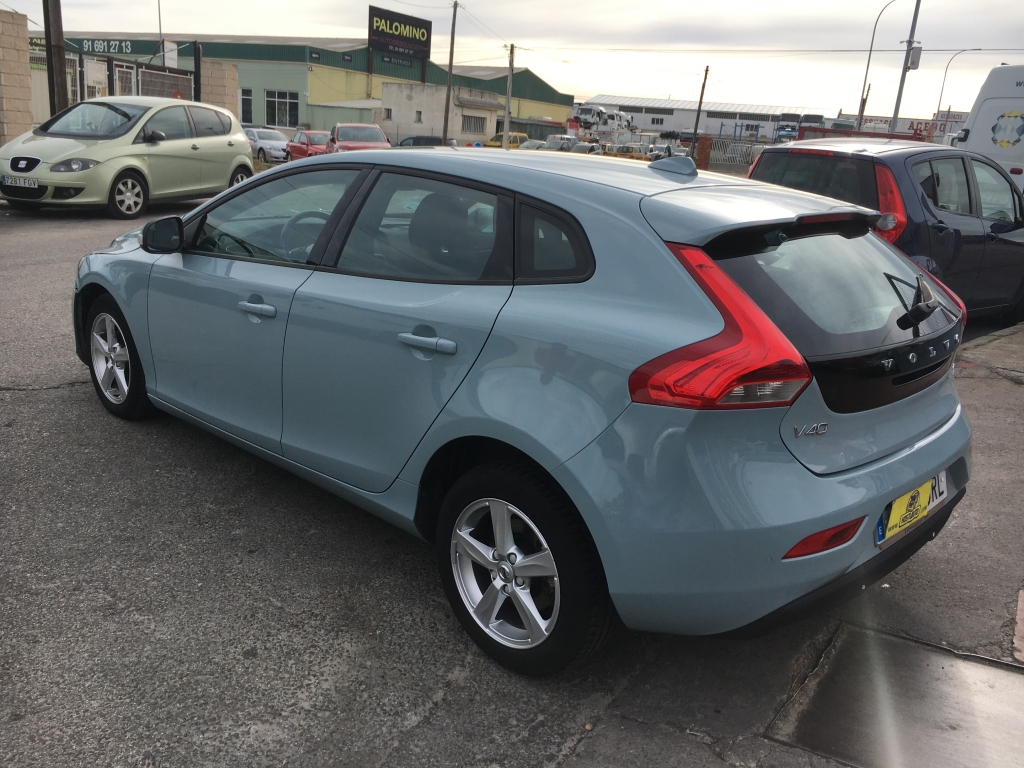 VOLVO V-40 D 2.0 120CV