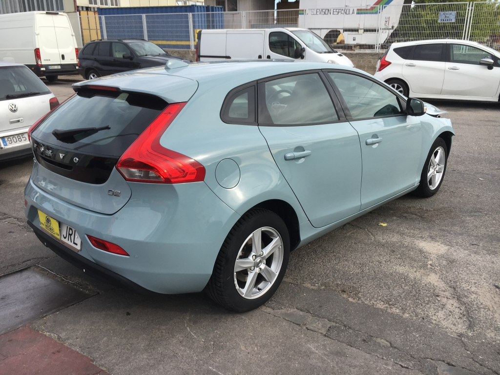 VOLVO V-40 D 2.0 120CV
