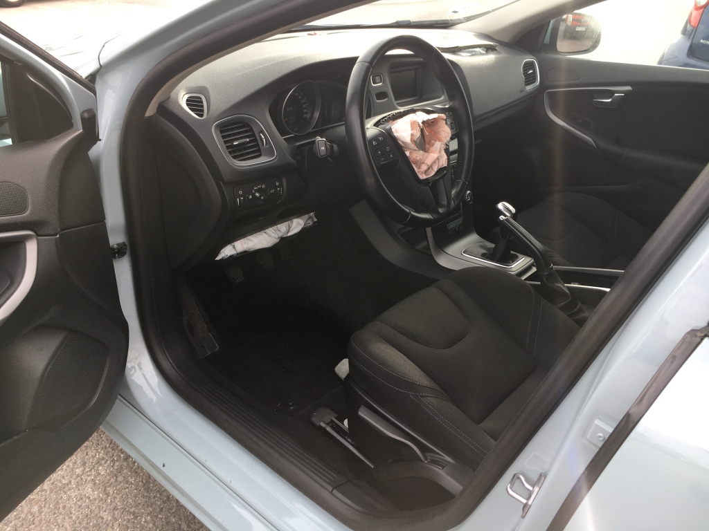 VOLVO V-40 D 2.0 120CV