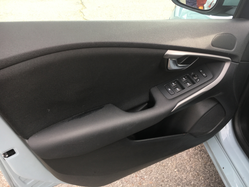 VOLVO V-40 D 2.0 120CV