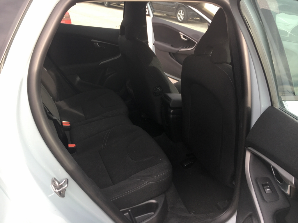 VOLVO V-40 D 2.0 120CV