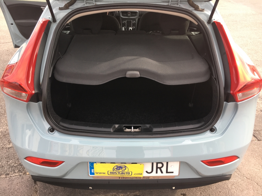 VOLVO V-40 D 2.0 120CV