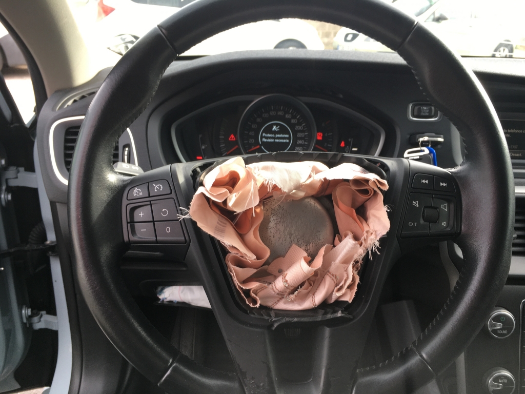 VOLVO V-40 D 2.0 120CV