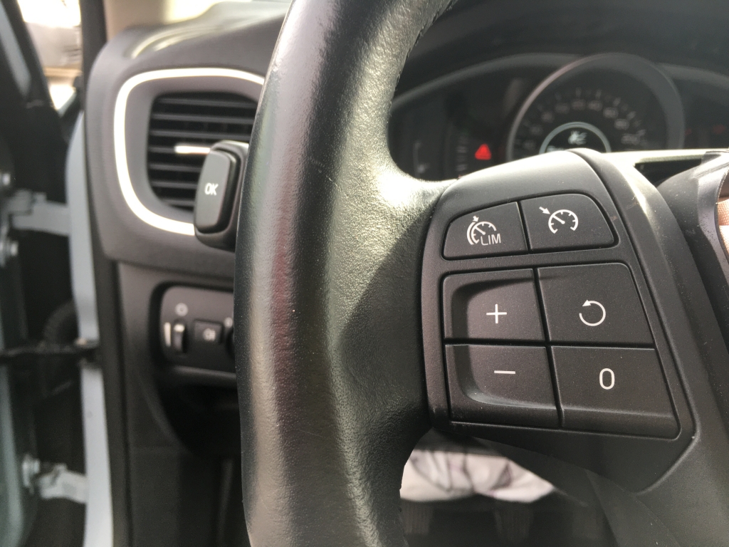 VOLVO V-40 D 2.0 120CV