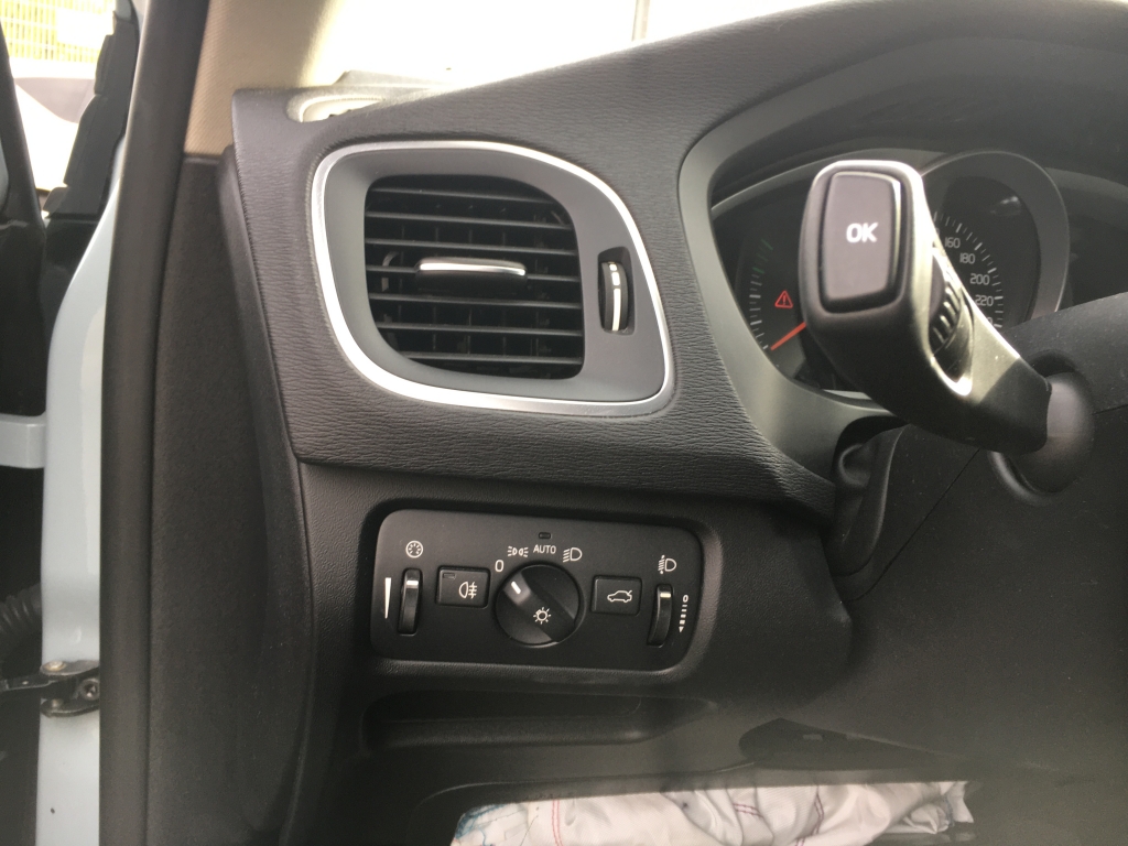 VOLVO V-40 D 2.0 120CV