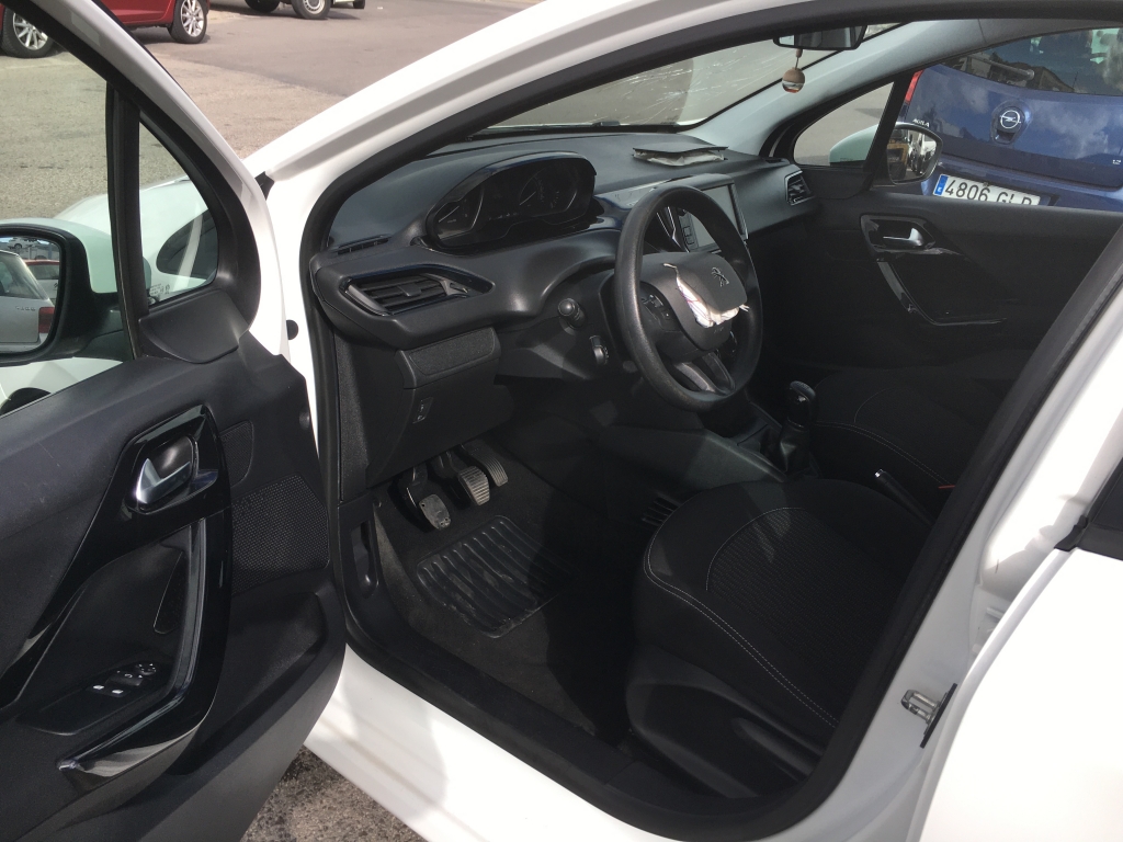 PEUGEOT 208 1.6 HDI 90CV