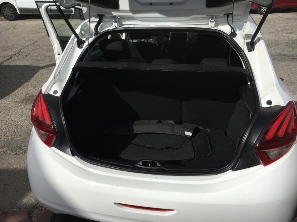 PEUGEOT 208 1.6 HDI 90CV