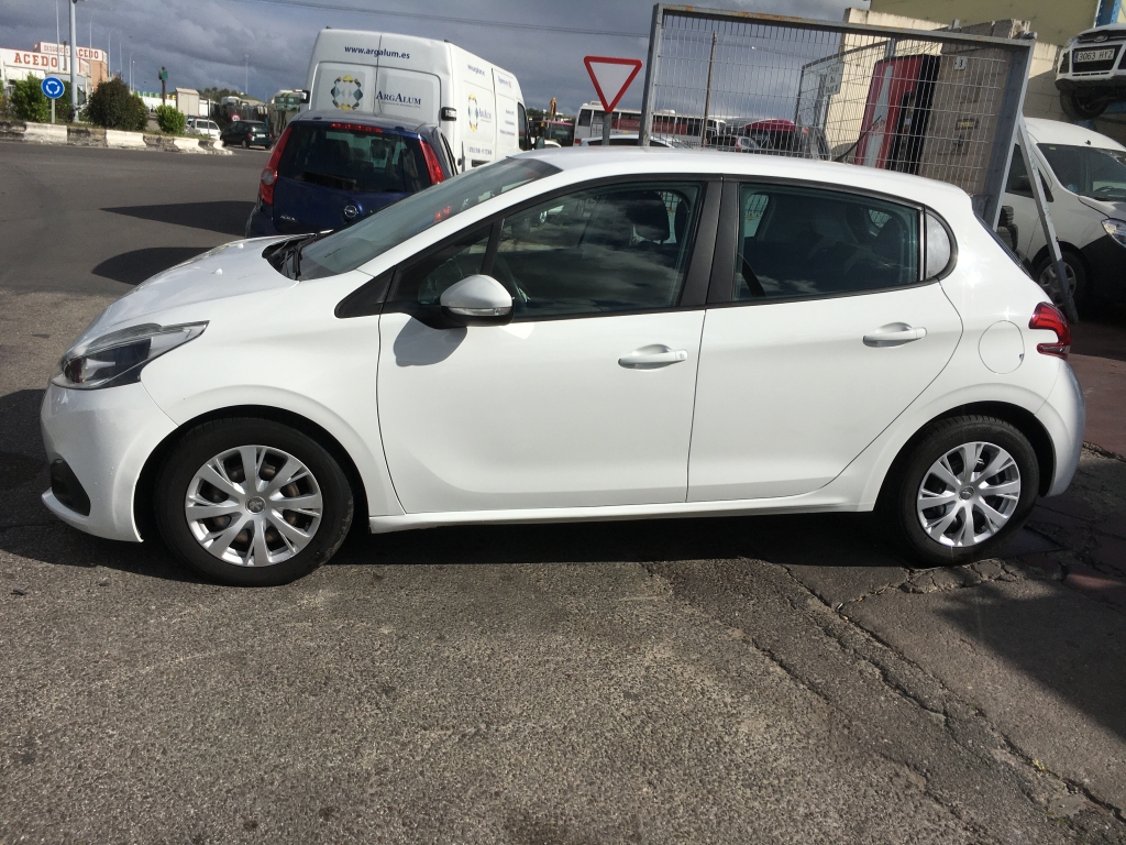 PEUGEOT 208 1.6 HDI 90CV
