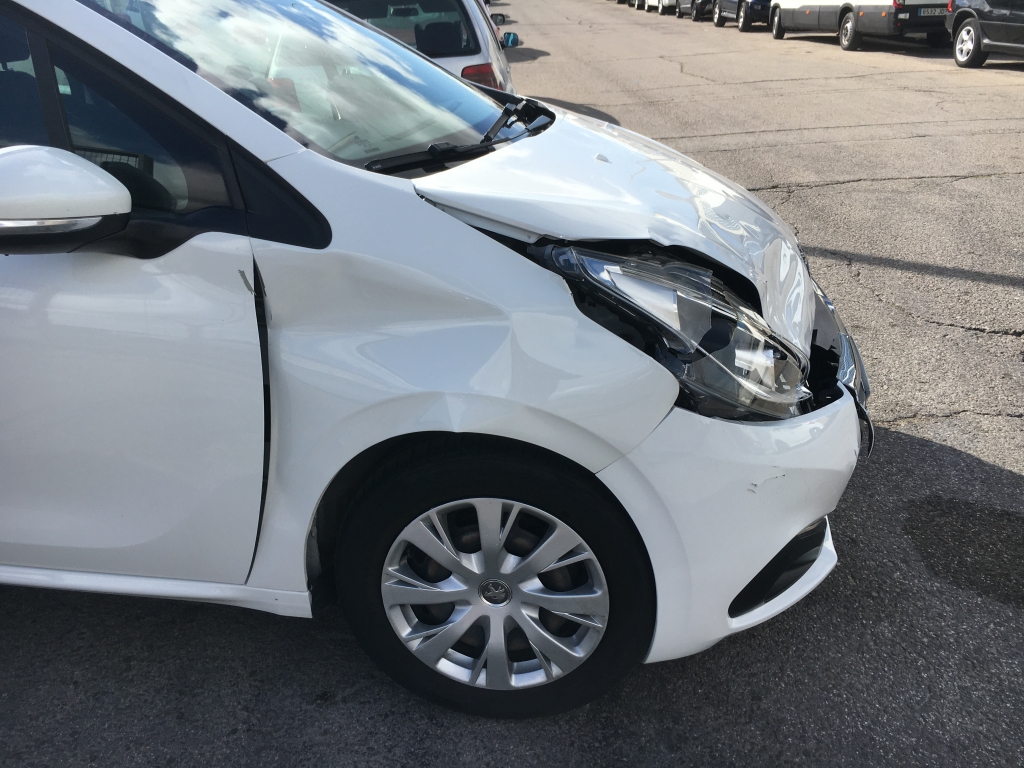 PEUGEOT 208 1.6 HDI 90CV