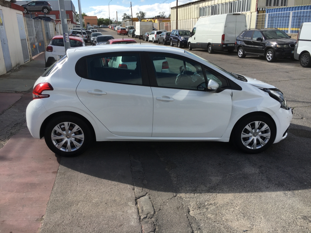 PEUGEOT 208 1.6 HDI 90CV