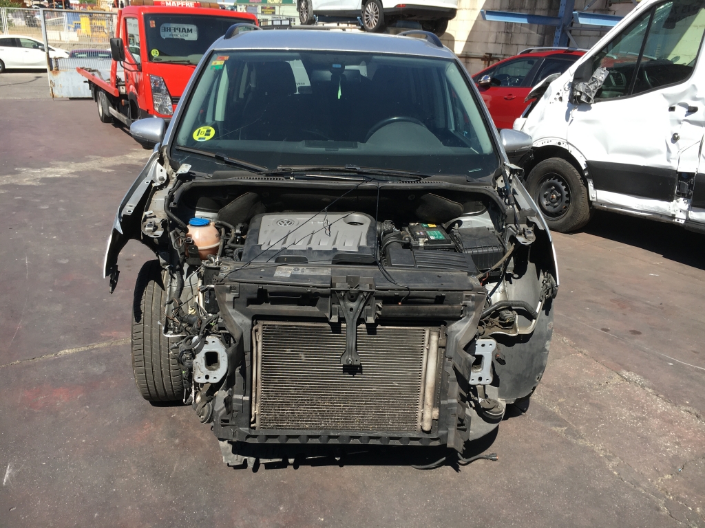 VOLKSWAGEN TOURAN 1.6 TDI 105CV 7 PLAZAS